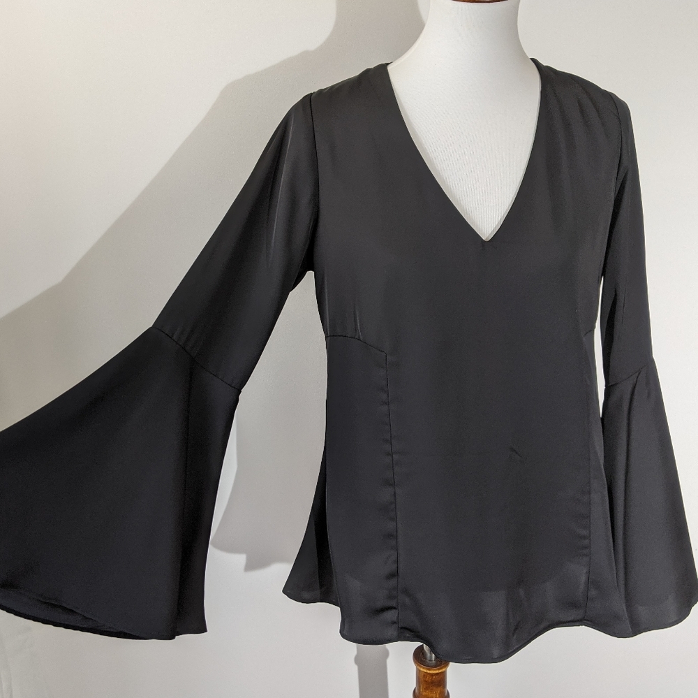 BEAUTIFUL VINTANGE 35BLOUSES BLACK SATIN MEDIUM